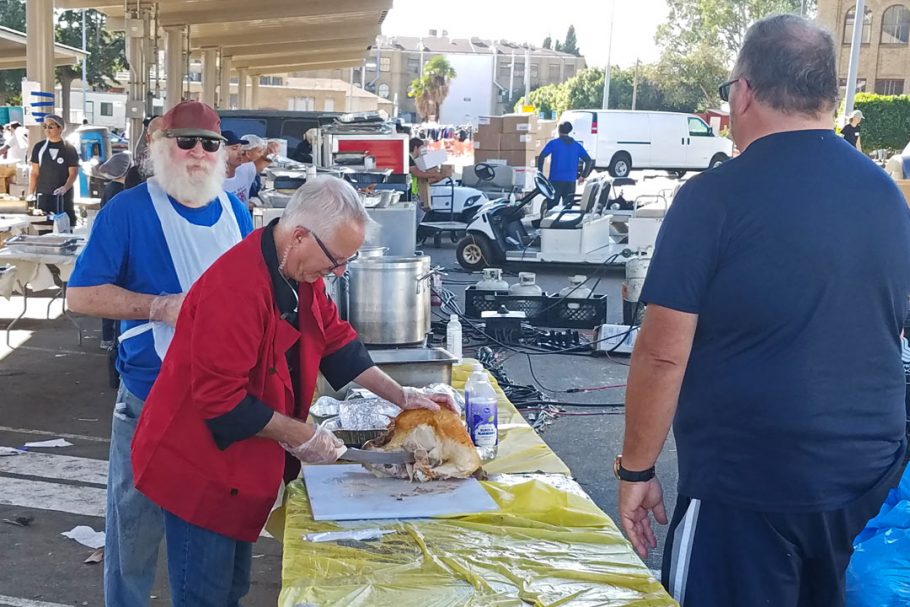 Jay Handel Carving it Up!